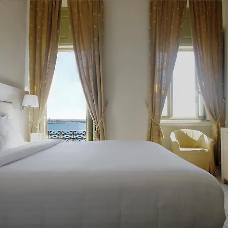 Diogenis Hotel